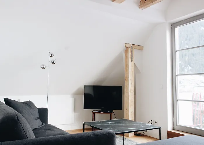 Haus August * 巴德加斯坦